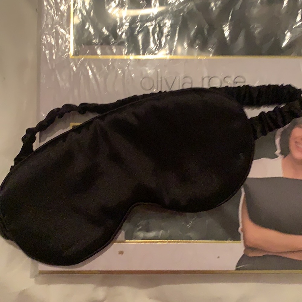 Fashion Nova Satin eye mask and pillow set, black